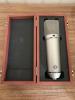 Neumann U87 AI Original Spinne & Holzcase