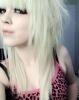  blond,  blaue Augen,  schlank, 